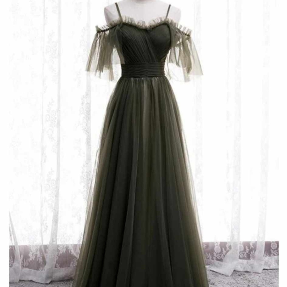 Elegant Green Tulle Gown